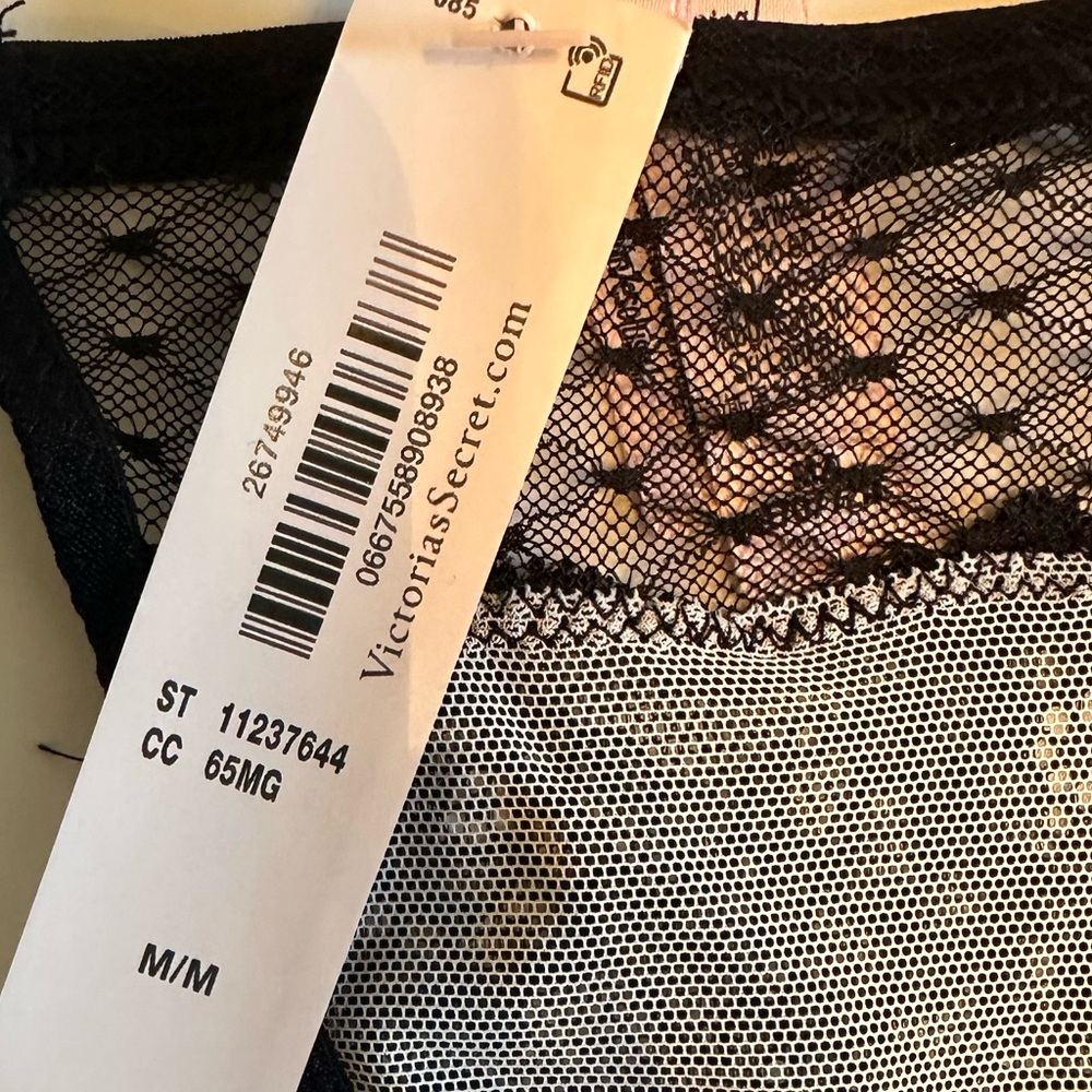 Victoria Secret V-String - Picture 3 of 5